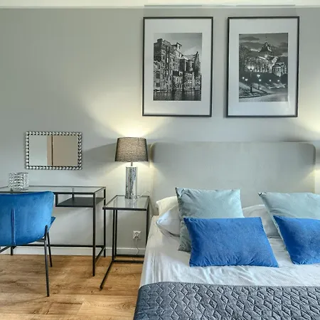 Exclusive Forty Apartment