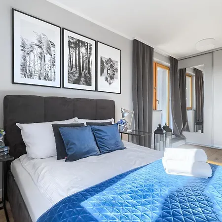 Exclusive Forty Apartment